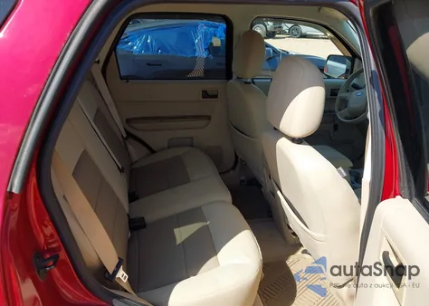 2008 Ford Escape Xlt z USA, uszkodzony, nr VIN 1FMCU93198KD75472